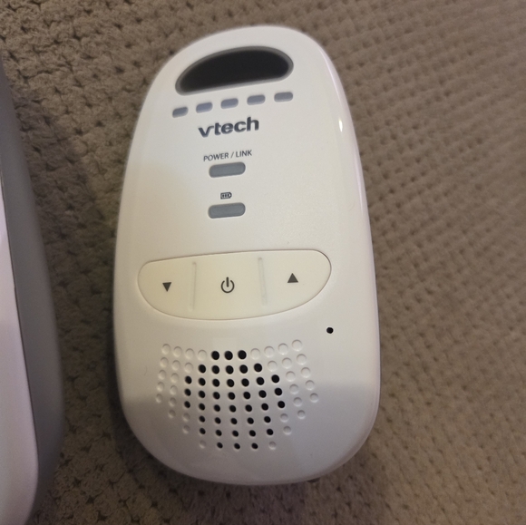 Vtech 2 Parent Units Digital Audio Baby Monitor with up to 1,000 ft of Range, Cr - Picture 5 of 12